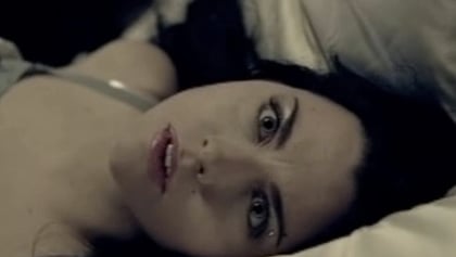 EVANESCENCE's 'Bring Me To Life' Tops U.S. iTunes Chart 19 Years After Release