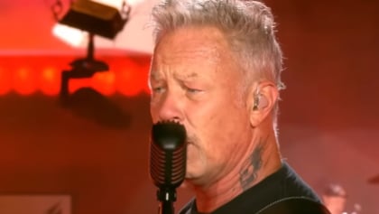 Watch Pro-Shot Video Of METALLICA Performing 'Moth Into Flame' In Pittsburgh