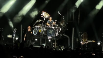 Watch: KORN Performs Without MUNKY In Wantagh, New York