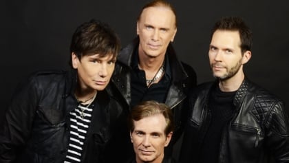 MR. BIG Is 'Strongly Considering' Playing Some Shows In 2023, Says BILLY SHEEHAN