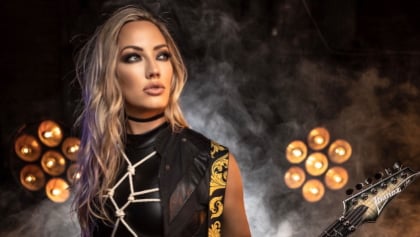 NITA STRAUSS Doesn't Rule Out Return To ALICE COOPER's Band: 'I Don't Feel, Necessarily, That I Left'