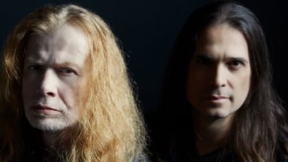 MEGADETH's KIKO LOUREIRO Read DAVE MUSTAINE's Autobiography Immediately After Joining Band