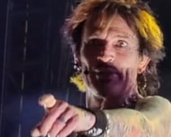 TOMMY LEE Blasts Fan Who Complained About Audience Members Exposing Their Genitals At MÖTLEY CRÜE Concert