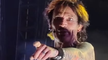 TOMMY LEE Blasts Fan Who Complained About Audience Members Exposing Their Genitals At MÖTLEY CRÜE Concert