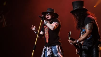 SLASH Wants To Record New Full-Length Album With GUNS N' ROSES