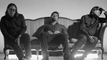 DEFTONES Frontman's CROSSES Announces 'Permanent.Radiant' EP