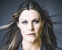 NIGHTWISH's FLOOR JANSEN Diagnosed With Breast Cancer