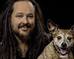 KORN's JONATHAN DAVIS Says He Is 'Deathly Allergic To Dogs'