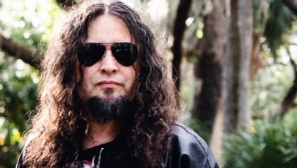 QUEENSRŸCHE's MICHAEL WILTON Says Touring Is 'Ridiculously Expensive Now' Due To Diesel Fuel Shortages