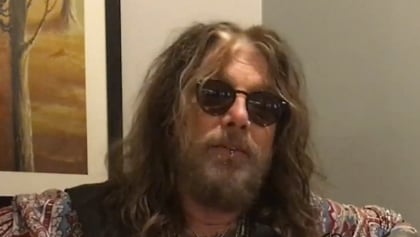 JOHN CORABI Looks Back On His Time With MÖTLEY CRÜE: 'The Universe Gave Me Something That I Needed' For Those Five Years