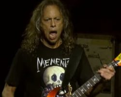 Watch Pro-Shot Video Of METALLICA Performing 'Blitzkrieg' At Hollywood, Florida Concert