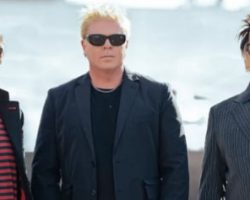 THE OFFSPRING Releases Second Christmas Song, 'Bells Will Be Ringing (Please Come Home For Christmas)'