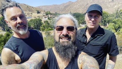 THE WINERY DOGS Announce 'III' Album, Early 2023 Tour