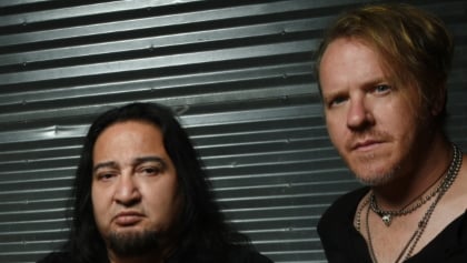 FEAR FACTORY's DINO CAZARES On BURTON C. BELL's Exit: 'It Seemed Like He Always Had One Foot Out The Door'