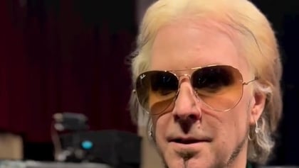 JOHN 5 Reveals His Guitar Rig For Upcoming MÖTLEY CRÜE Tour