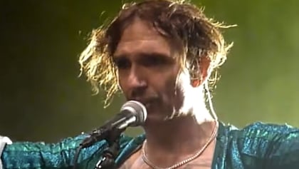 THE DARKNESS Singer 'F**ked Up' A Hamstring Doing A 'DAVID LEE ROTH-Style' Jump