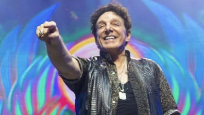 NEAL SCHON Now Says GREGG ROLIE Won't Be Part Of JOURNEY's Upcoming Tour