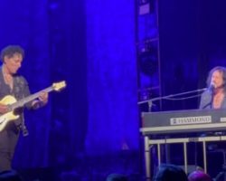 Watch: JOURNEY Co-Founder GREGG ROLIE Joins Band On Stage In Austin During 50th-Anniversary Tour