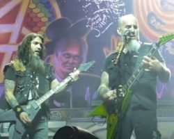 Watch: MACHINE HEAD's ROBB FLYNN Joins ANTHRAX On Stage In Oakland To Perform 'I Am The Law'