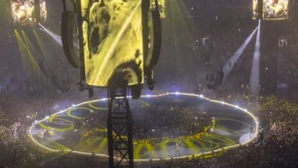 Watch: METALLICA Kicks Off 'M72' World Tour In Amsterdam