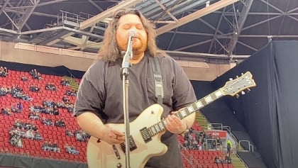 Watch: MAMMOTH WVH Plays First Concert As Opening Act For METALLICA