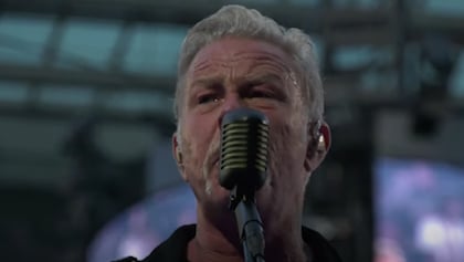Watch Pro-Shot Video Of METALLICA Performing 'I Disappear' In Paris During 'M72' Tour