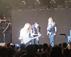 DAVE MUSTAINE Scolds Security For 'Bullying' Fan At MEGADETH's Bloomington Concert: 'You Guys Are Punks' (Video)