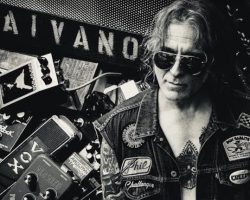 MONSTER MAGNET's PHIL CAIVANO Dishes On First Solo Venture: 'It's Just Dirty Rock And Roll'