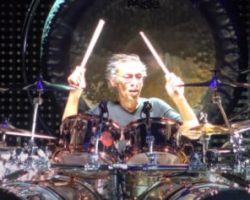 ALEX VAN HALEN Says His 'Brothers' Book Is 'Love Letter' To EDDIE VAN HALEN: 'I Was With Him From Day One'