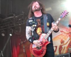 EXODUS's GARY HOLT Says Lip Syncing Is 'Bad', But Backing Tracks Can Be 'Cool' If They're Used To 'Fill Up' The Sound
