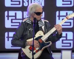 JOHN 5 Is One Of HOWARD STERN's Favorite Guitarists: 'I Love This Guy'