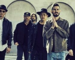 LINKIN PARK Announces 'Papercuts' Greatest-Hits Album, Shares Previously Unreleased Song 'Friendly Fire'