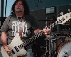 TESLA's BRIAN WHEAT: 'If They Listed The Top 100 Bass Players In Rock, I Wouldn't Be On The List'