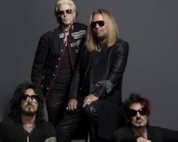 MÖTLEY CRÜE Signs With BIG MACHINE RECORDS, Announces New Single 'Dogs Of War'